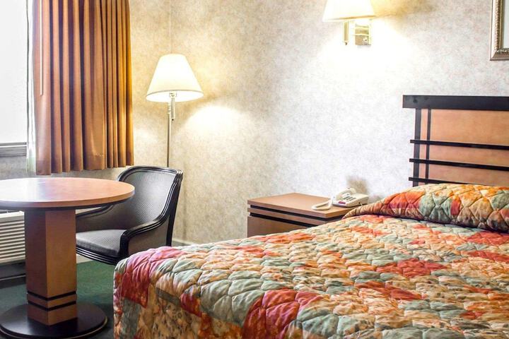 Room 7 of 26