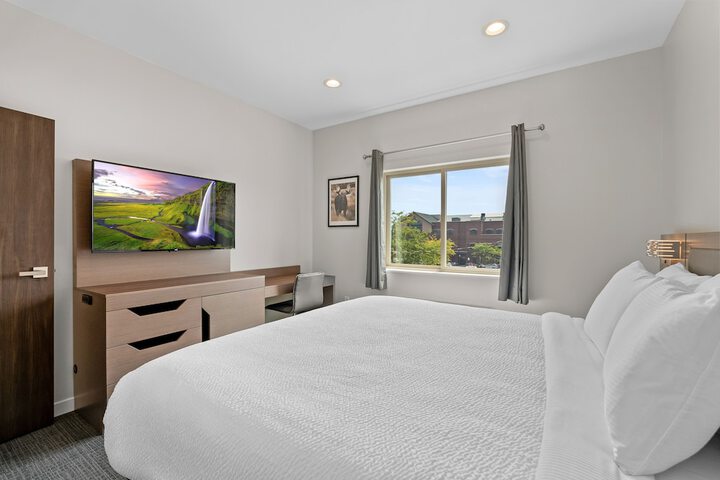 Sandpoint Hotel & Suites Downtown