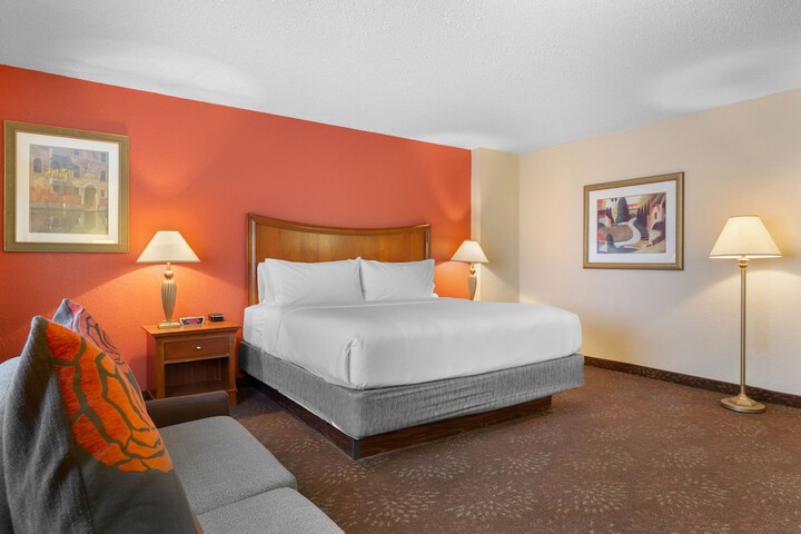 Room 14 of 48