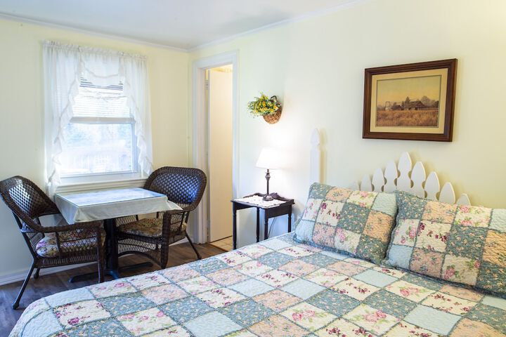 The Chimney Rock Inn & Cottages