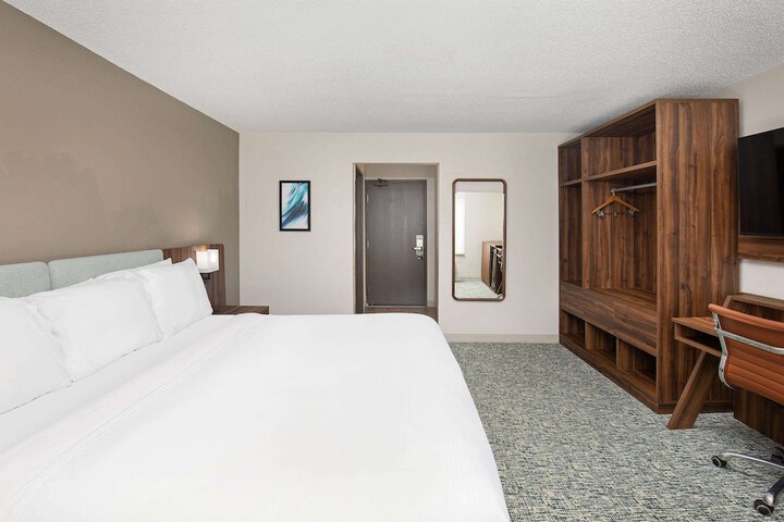 Room 40 of 83