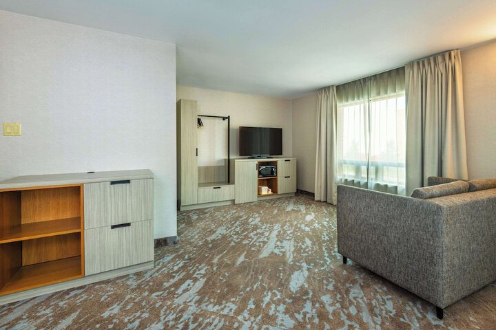 Room 27 of 70