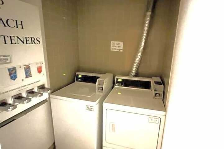 Room 9 of 10