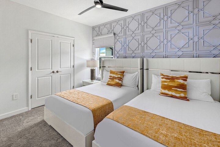 Harbor Island Beach Club Homes by Villatel