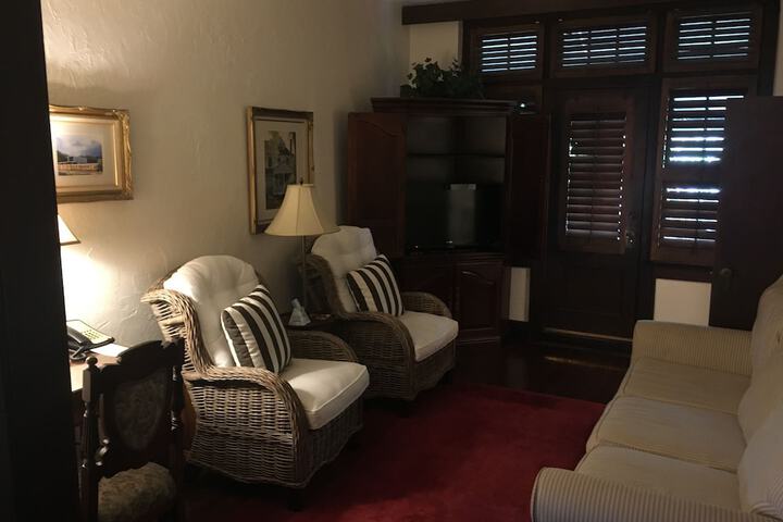 Room 27 of 40