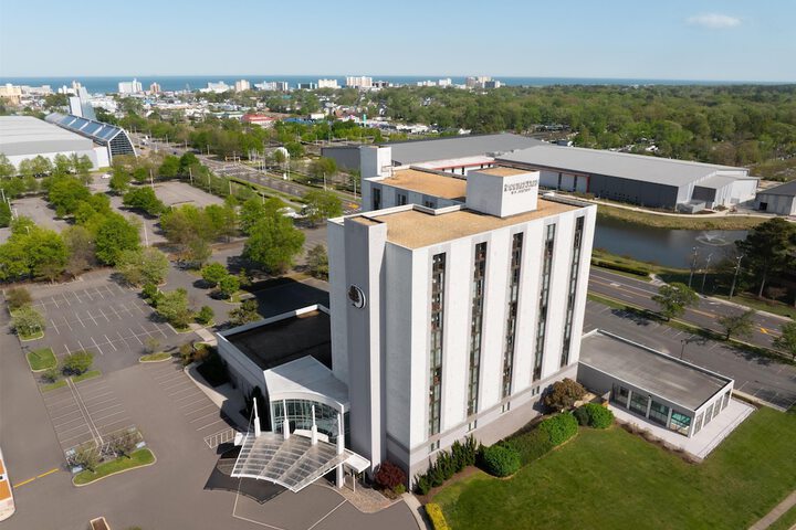 DoubleTree by Hilton Virginia Beach