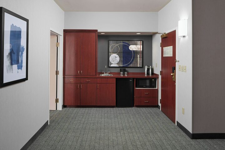Lounge 39 of 46