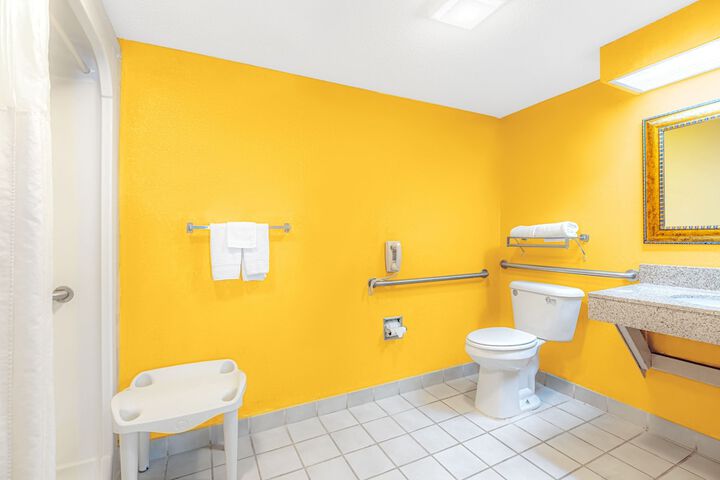 Room 13 of 19