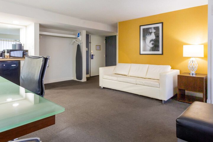 Room 19 of 69