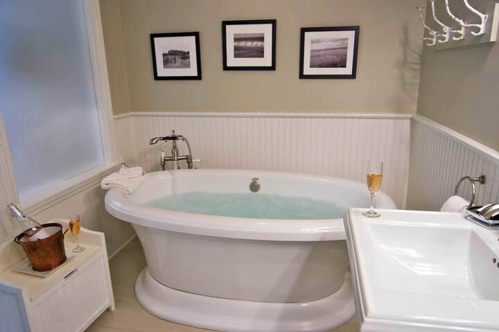 Hot Tub 126 of 137