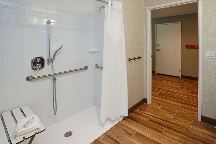 Room 16 of 36