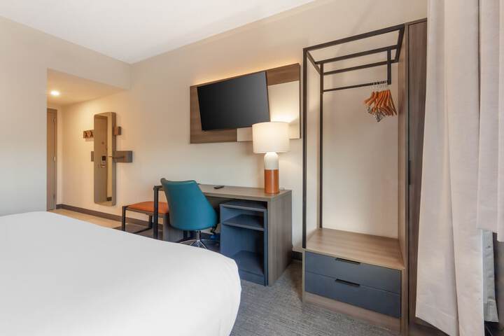 Room 14 of 36