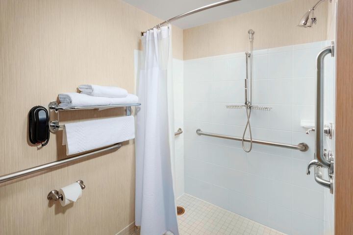 Room 16 of 48