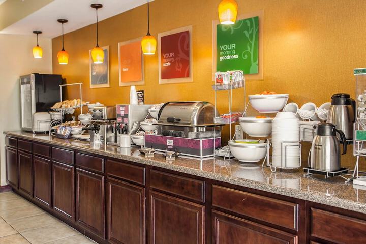 Breakfast/Coffee Service 32 of 41
