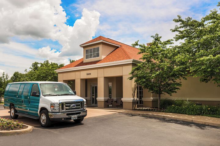 Larkspur Landing Extended Stay Suites St. Louis Riverport - Airport West