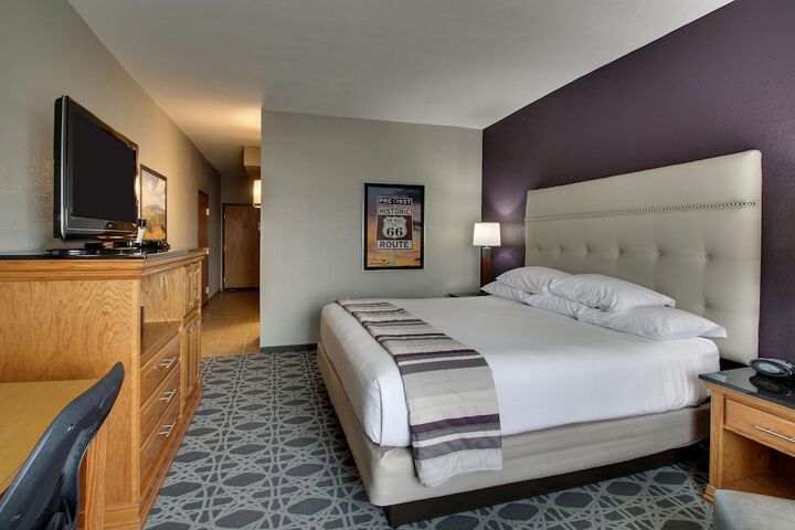 Room 35 of 77