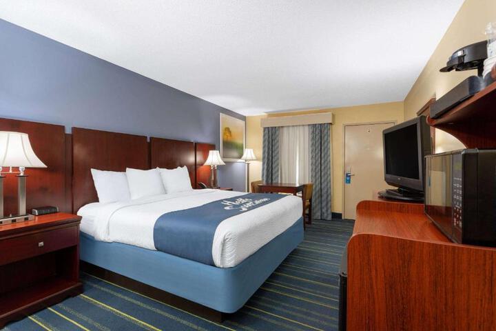 Days Inn by Wyndham Chipley