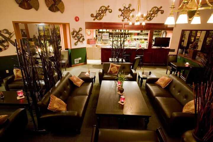 Lounge 43 of 59