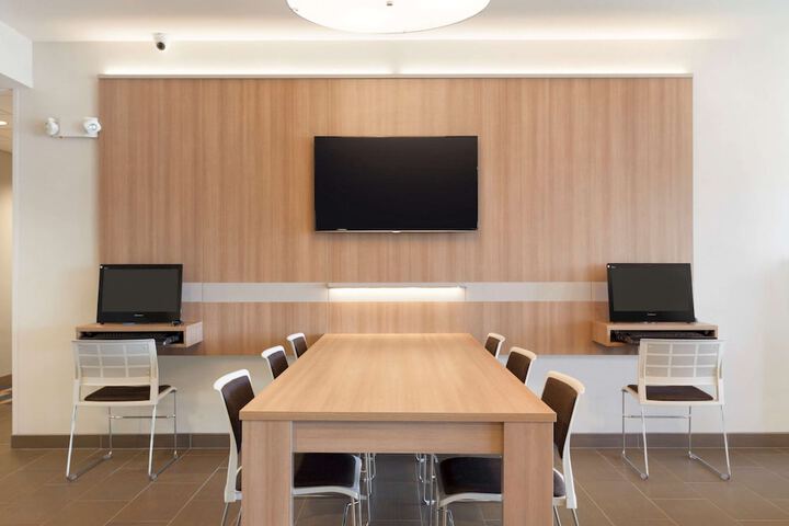 Business Center 29 of 30