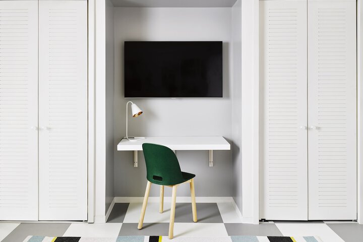 Room 33 of 62