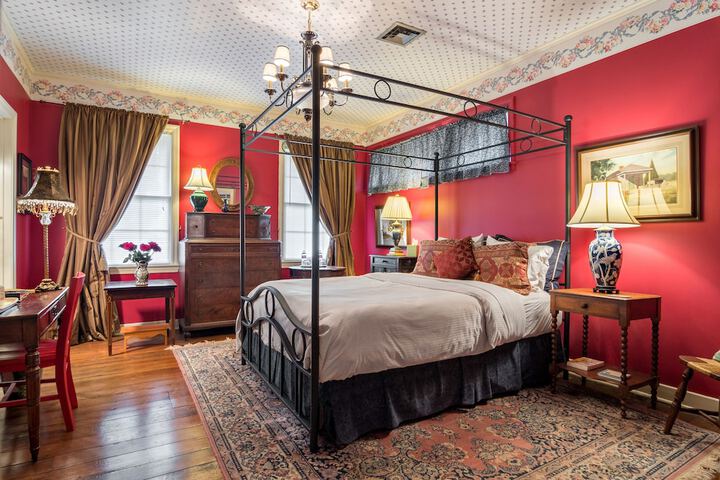 Room 33 of 52