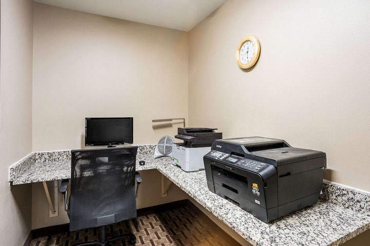 Business Center 66 of 67