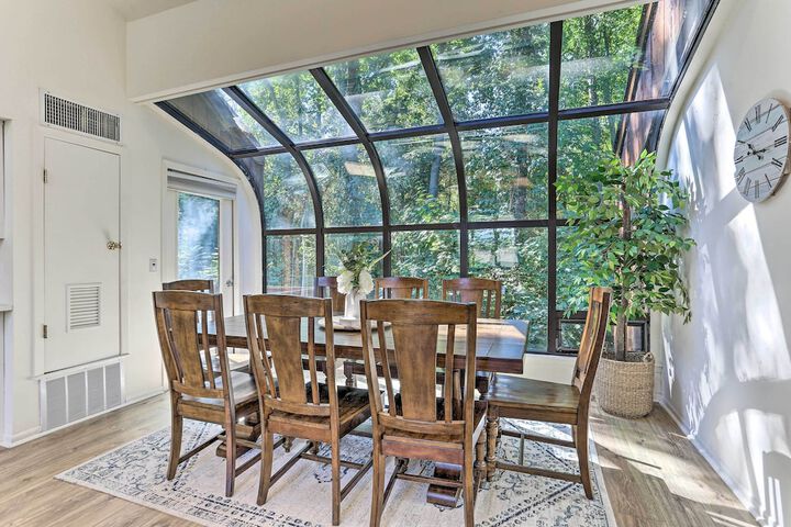 Gorgeous Vernon Township Condo w / Balcony!