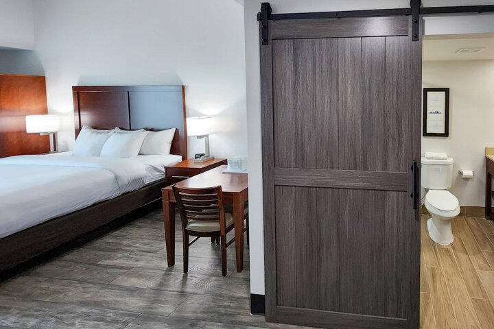 Comfort Suites Baymeadows Near Butler Blvd