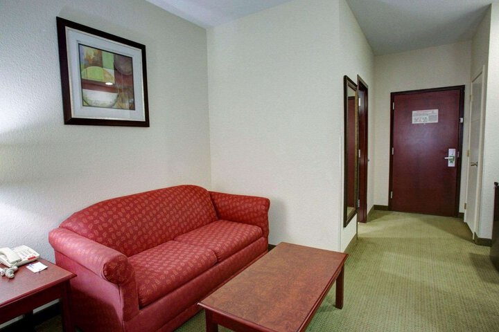 Room 5 of 33