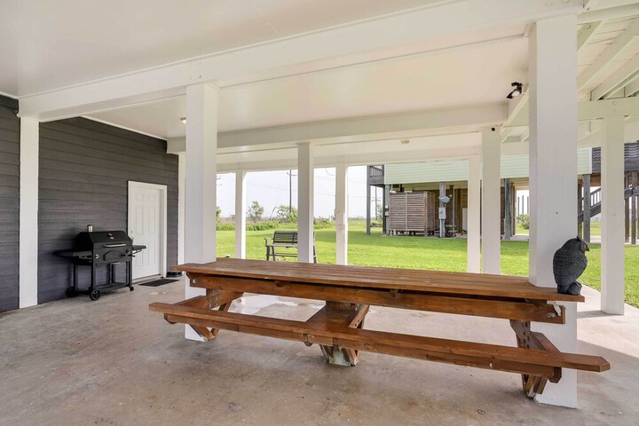 Walk to Shore: Home w / Deck in Crystal Beach!