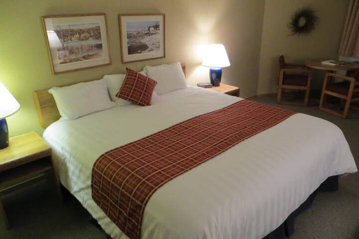 Room 21 of 34