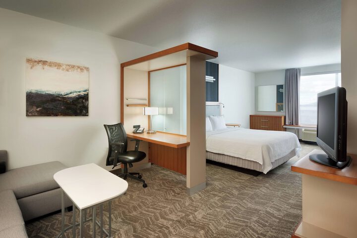 Room 14 of 28