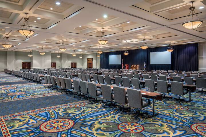 Hotel Roanoke & Conference Center Curio Collection by Hilton