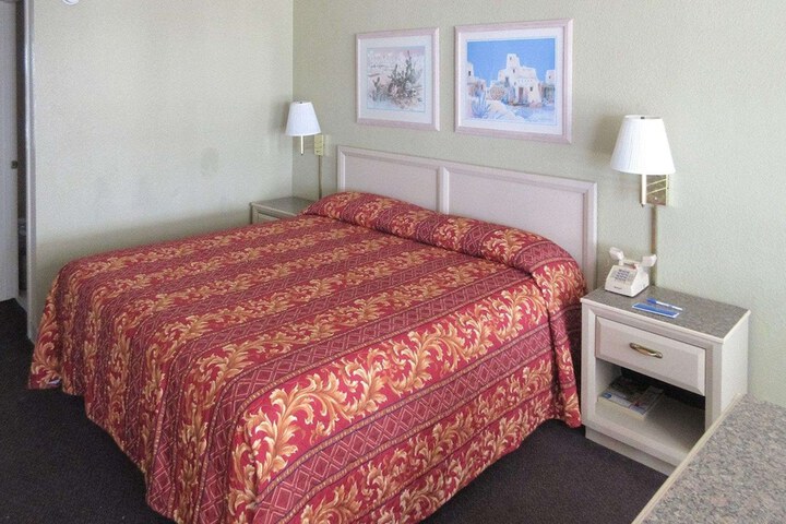 Room 5 of 5