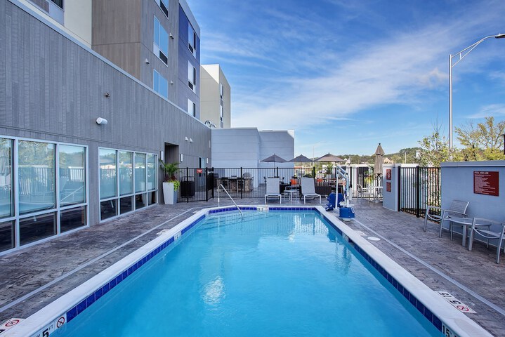 Pool 4 of 34