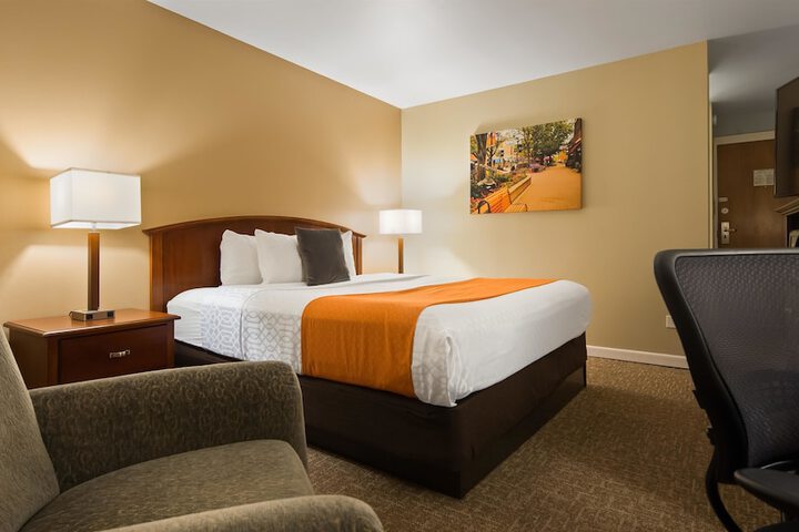 Room 15 of 32