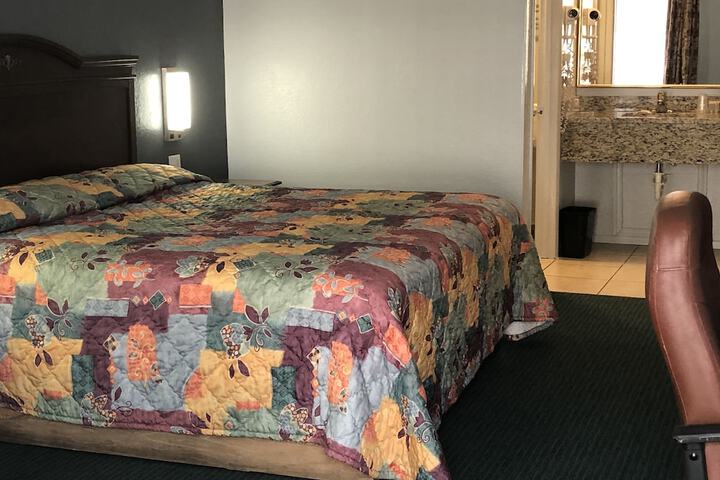 Riviera Motel