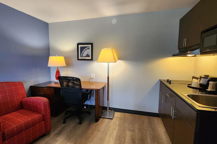 Room 33 of 47
