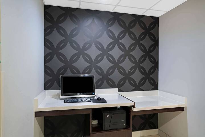Business Center 51 of 51