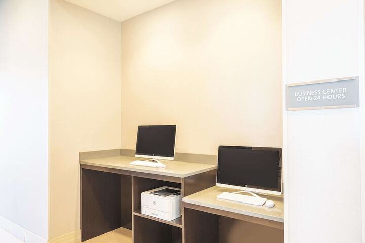 Business Center 33 of 33