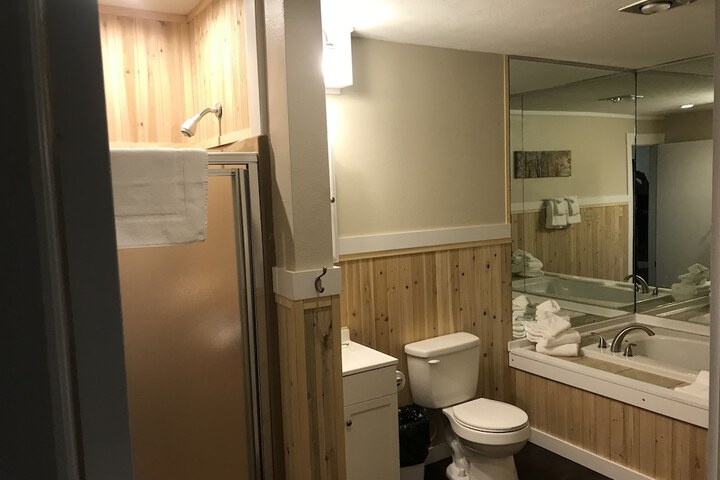 Room 16 of 32