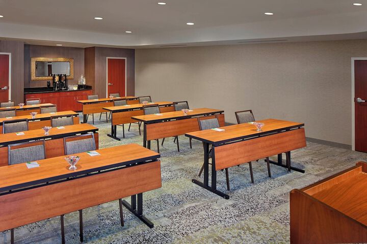 Courtyard by Marriott Stuart