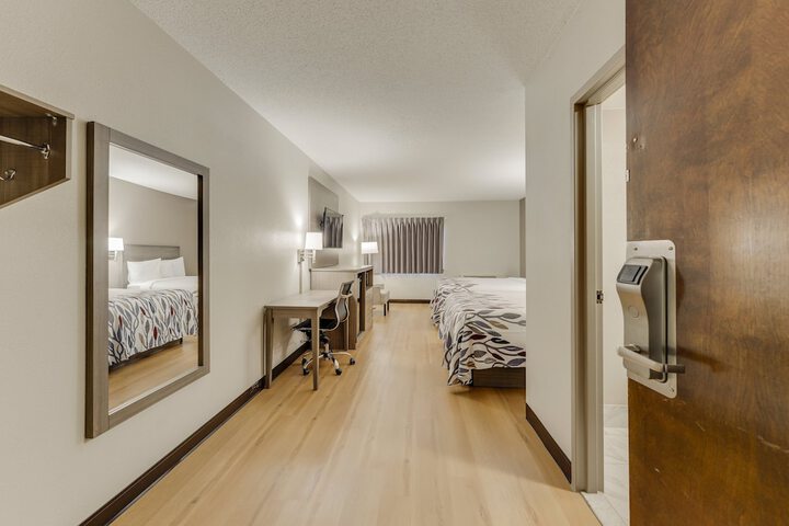 Room 32 of 36
