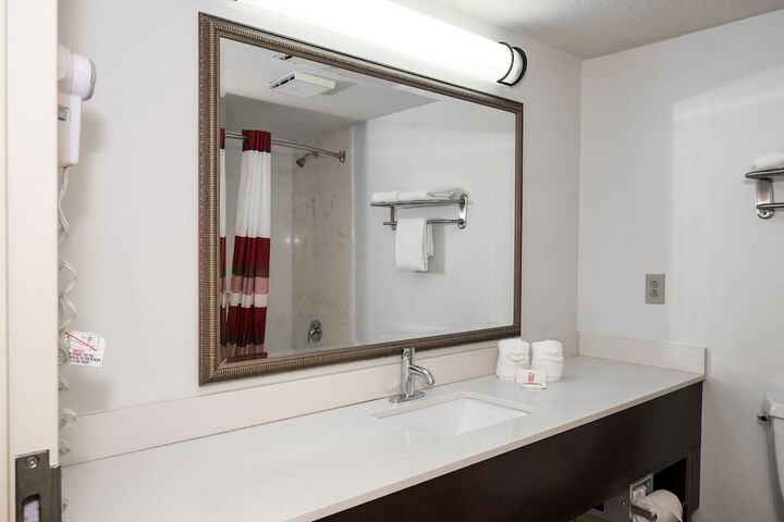 Room 14 of 28