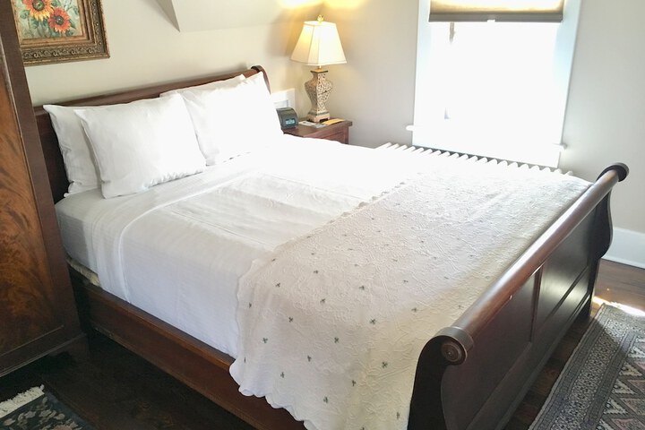 Hillbrook Inn