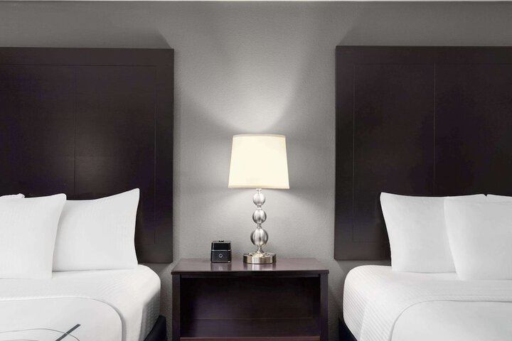 Room 15 of 37