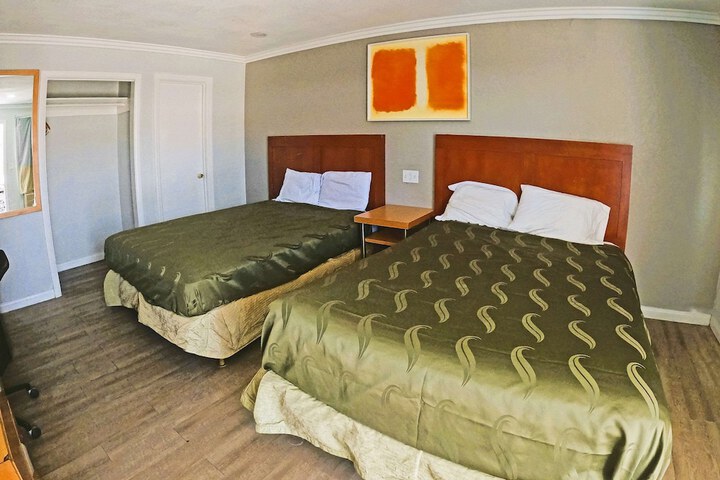 Room 12 of 26