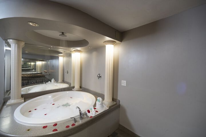 Room 12 of 15