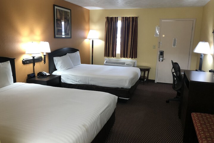 Room 7 of 33