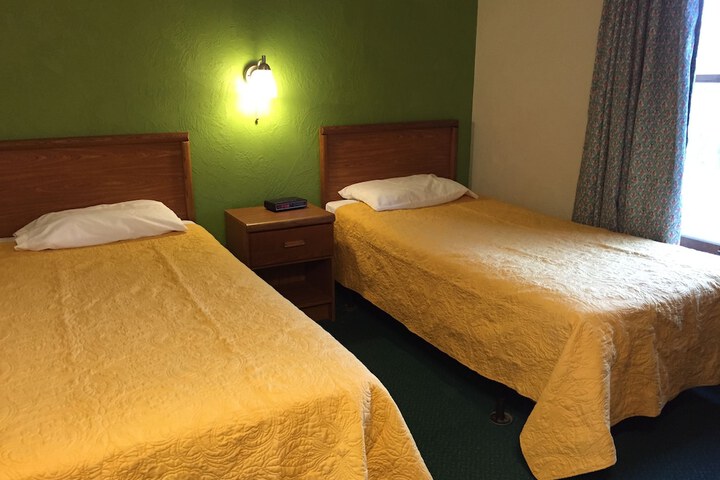 Room 15 of 28